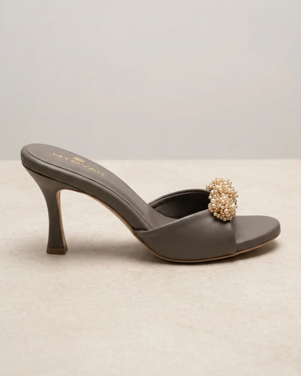 POMPÓN - TACON DELGADO